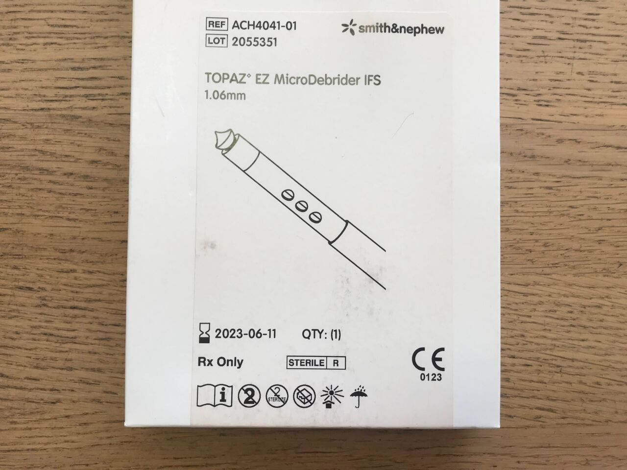 Single-use sterile surgical accessory used in general or orthopedic procedures.